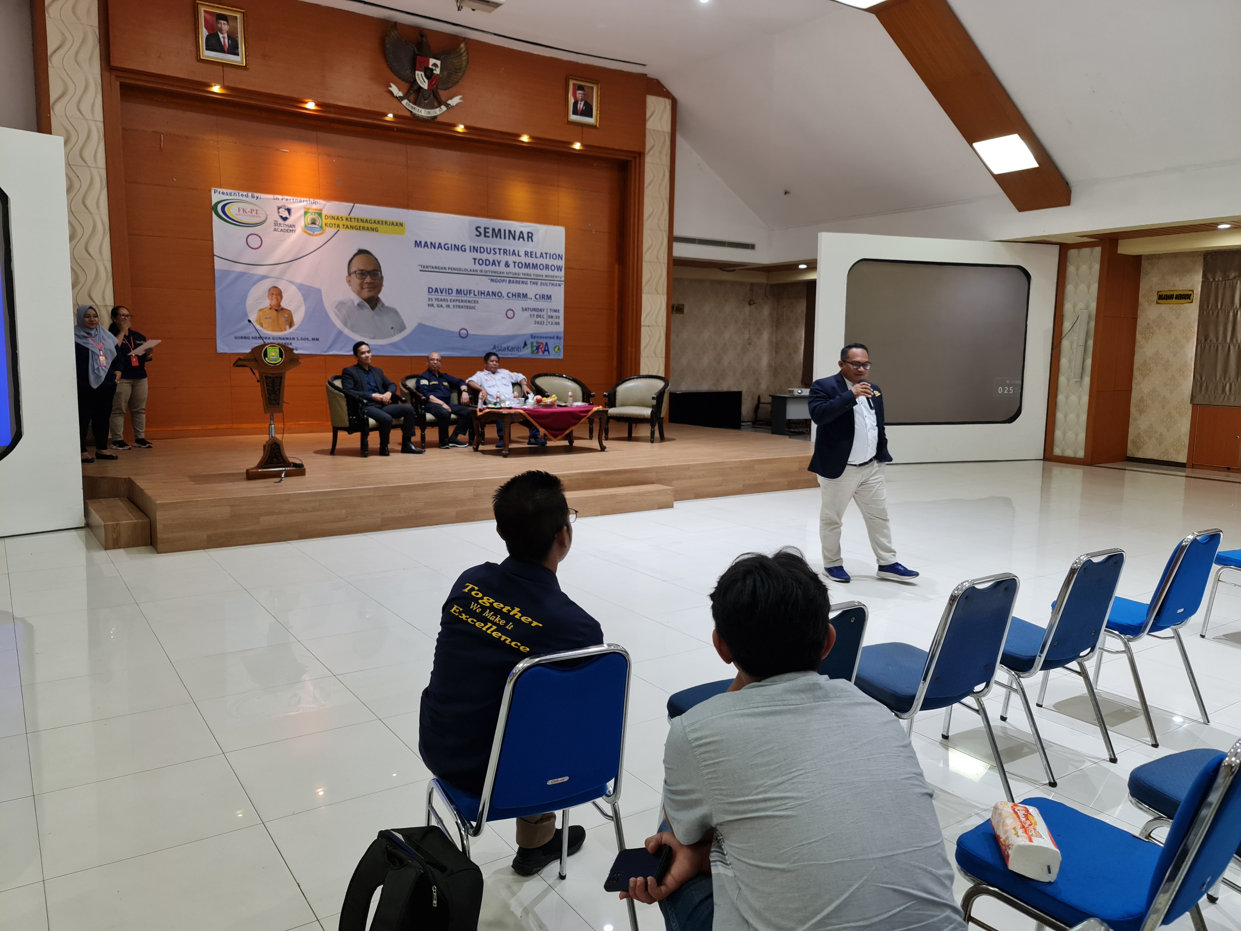 Foto galeri Seminar Managing Industrial Relation (17 Desember 2022)