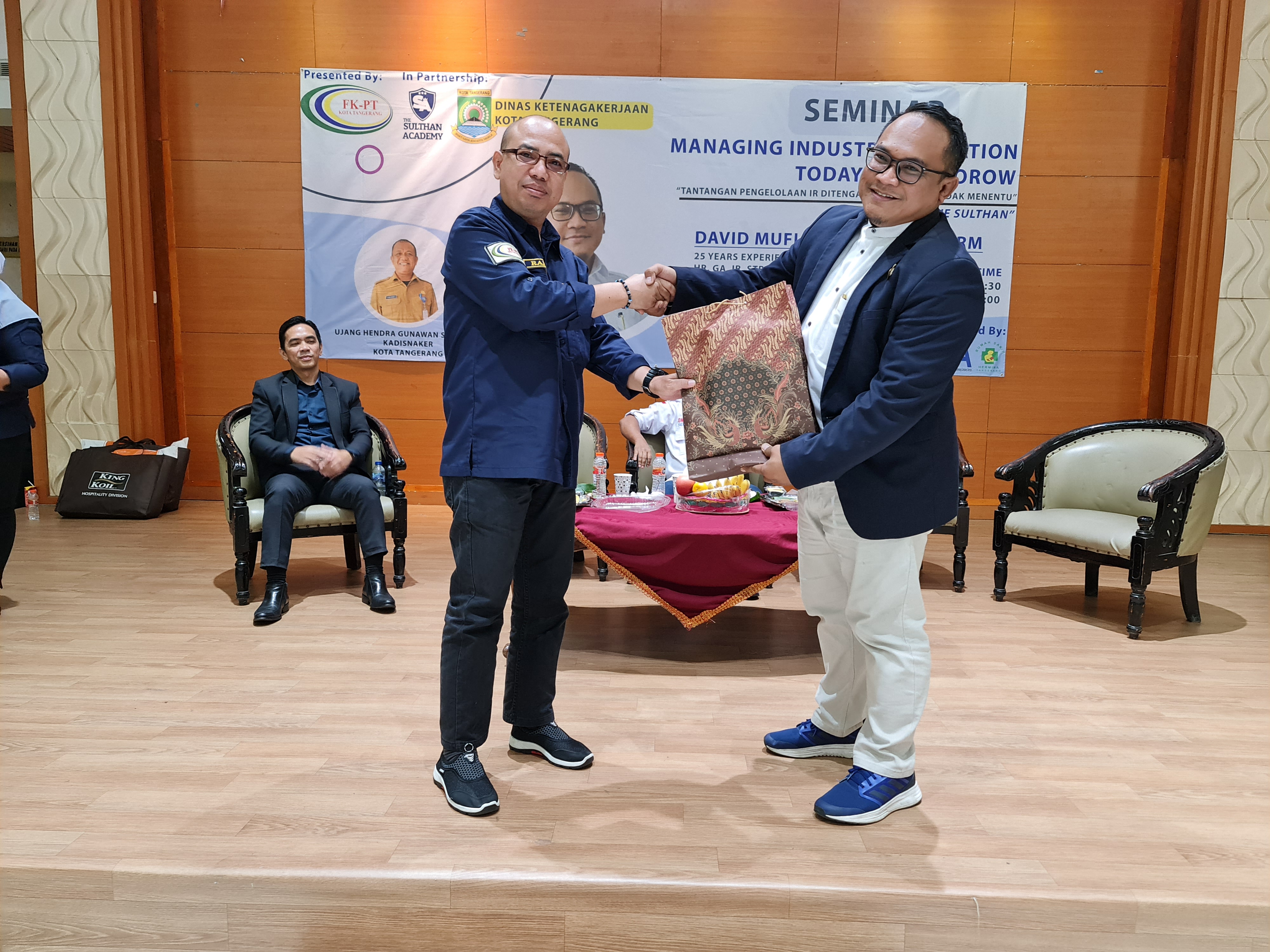 Foto galeri Seminar Managing Industrial Relation (17 Desember 2022)