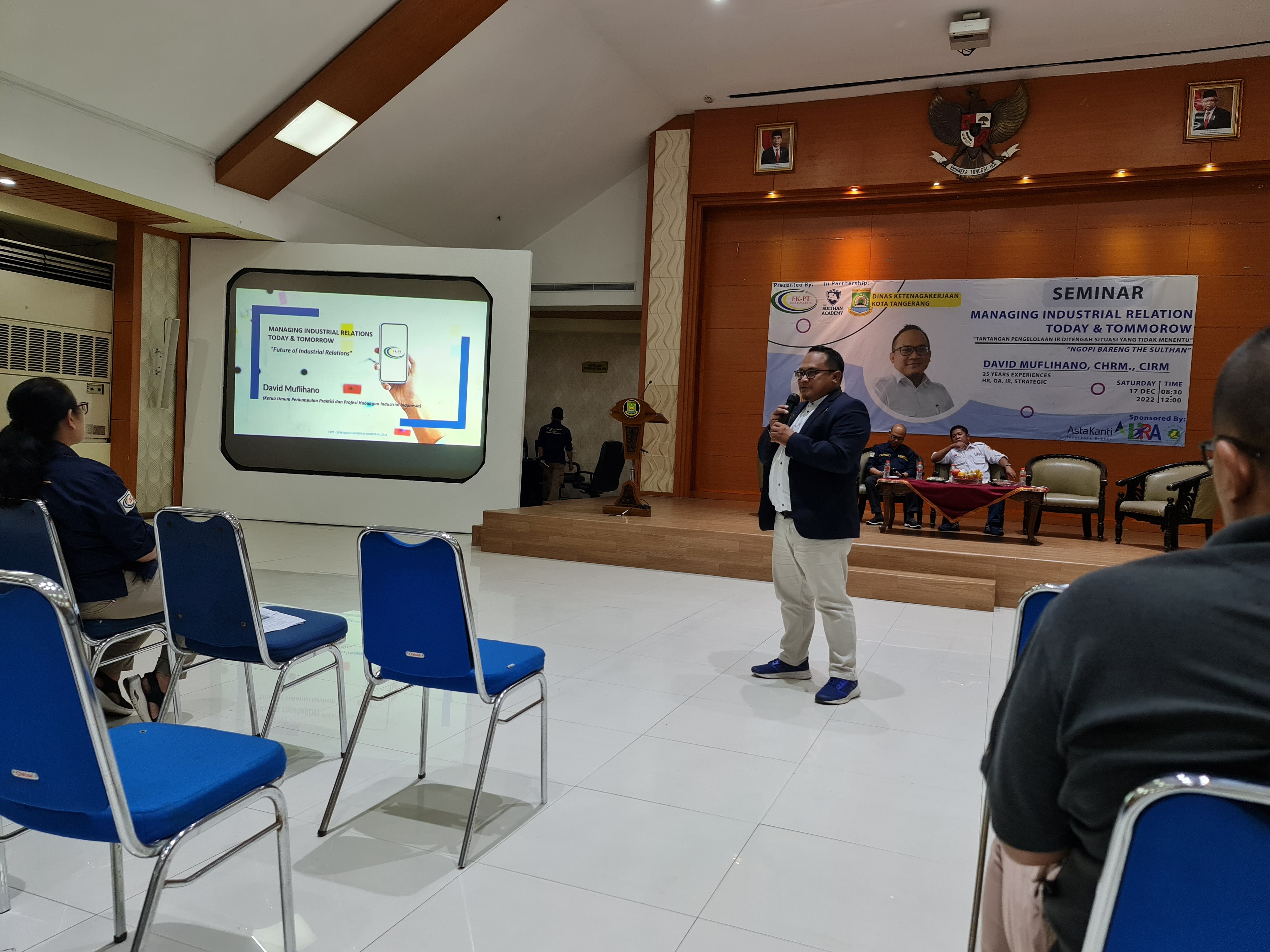 Foto galeri Seminar Managing Industrial Relation (17 Desember 2022)